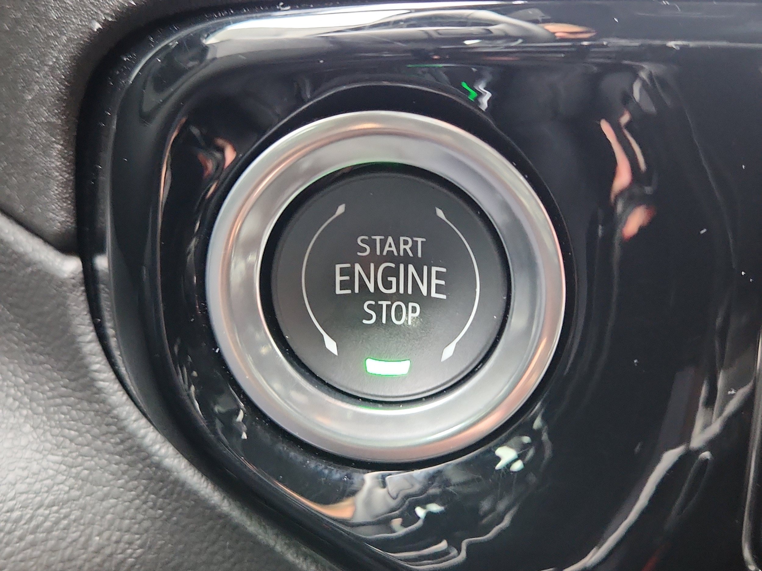 Used 2024 GMC Sierra 1500 Elevation w/ LPO, Elevation Black Package AWD/4WD image 19