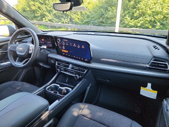 New 2027 Chevrolet Traverse LT w/ Driver Confidence Package FWD image 20