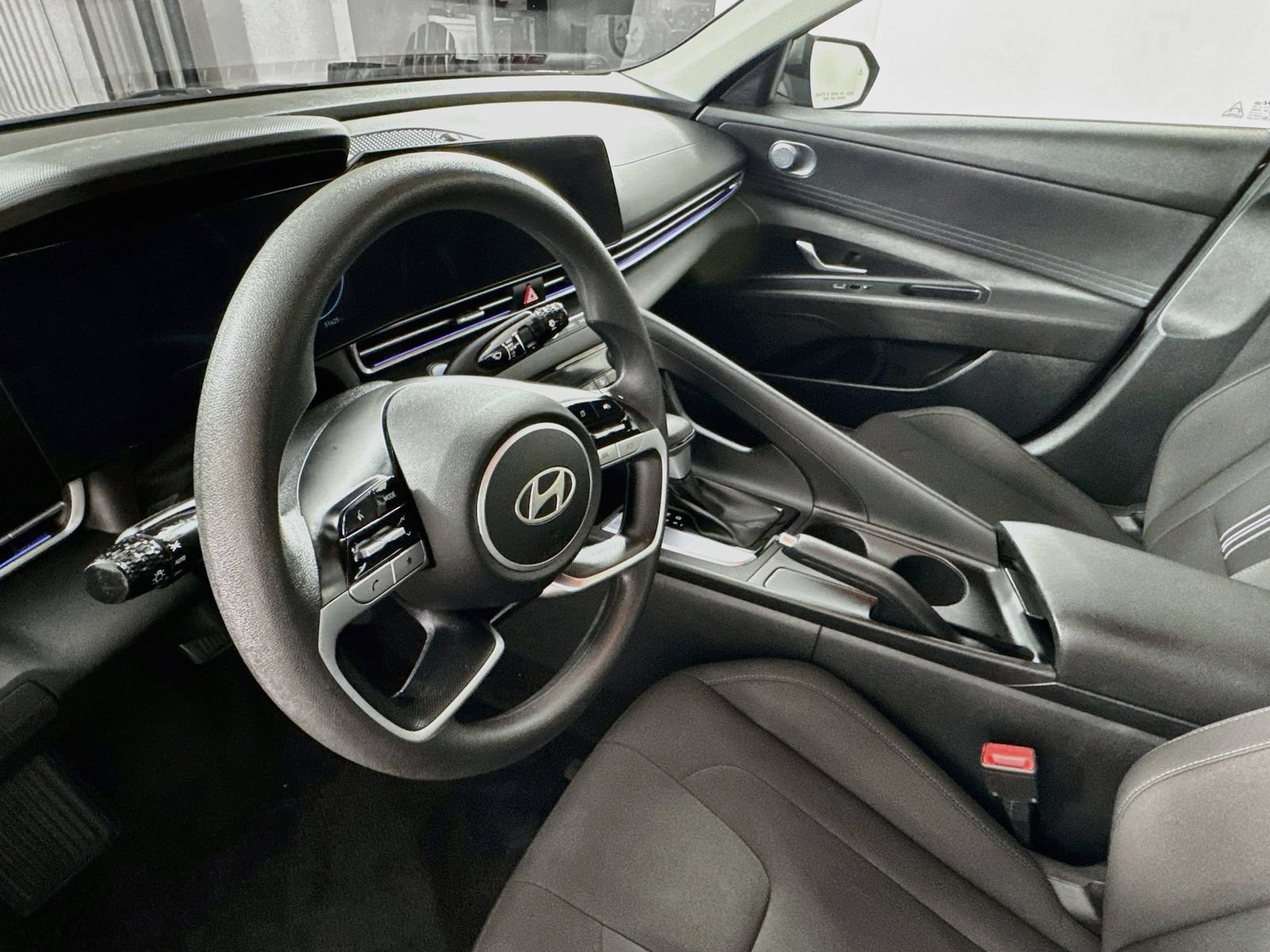 Used 2024 Hyundai Elantra SEL FWD image 8