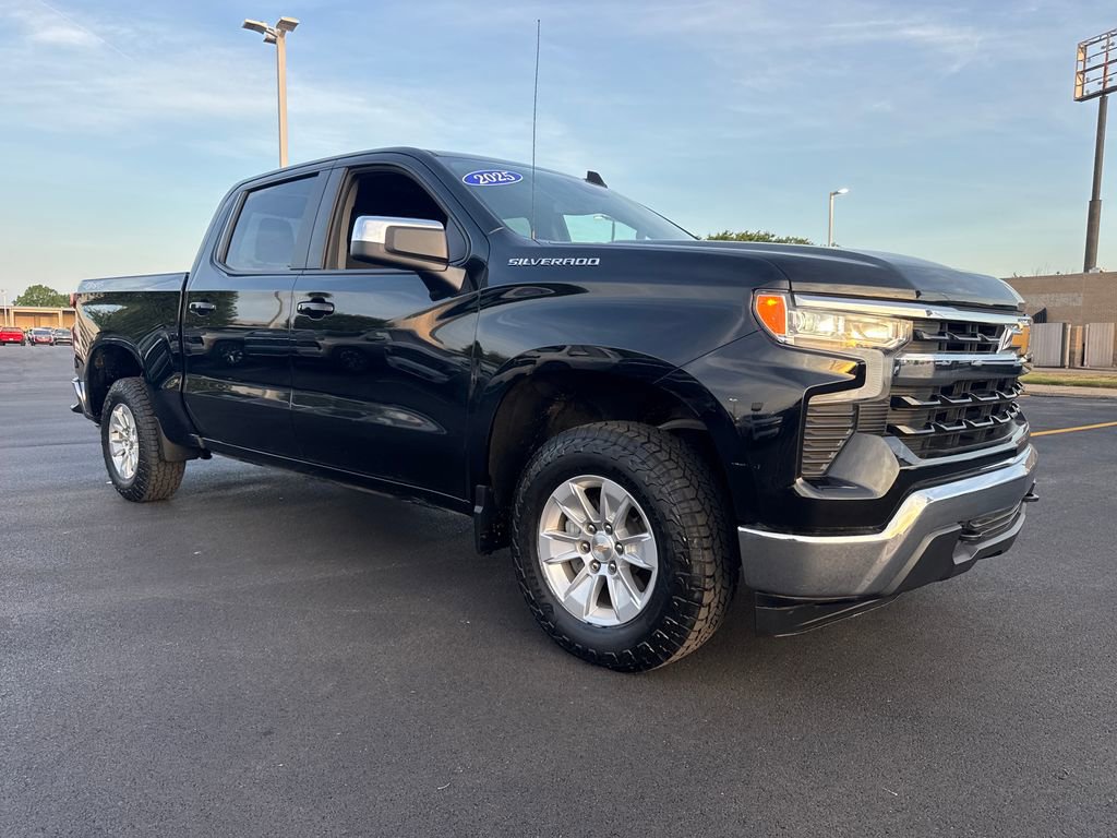 Used 2025 Chevrolet Silverado 1500 LT image 9