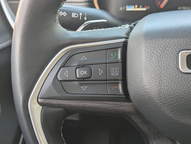 Used 2023 Jeep Grand Cherokee L Limited w/ Trailer Tow Group (B) image 18