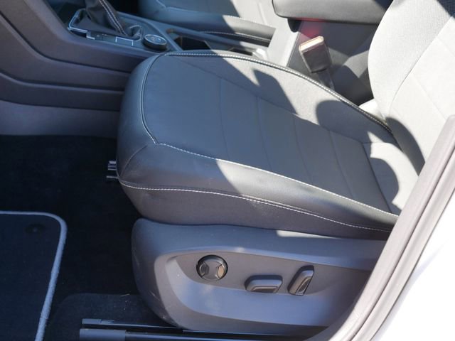 Certified 2023 Volkswagen Taos SE w/ Panoramic Sunroof Package image 14