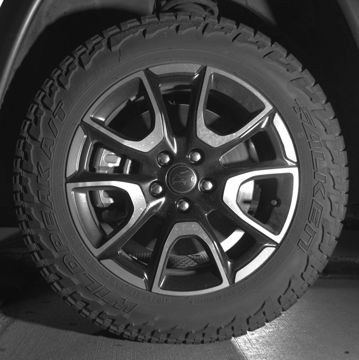 Used 2025 Jeep Compass Trailhawk AWD/4WD image 12