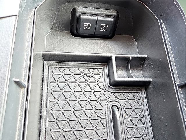 Used 2020 Toyota RAV4 XLE FWD image 21