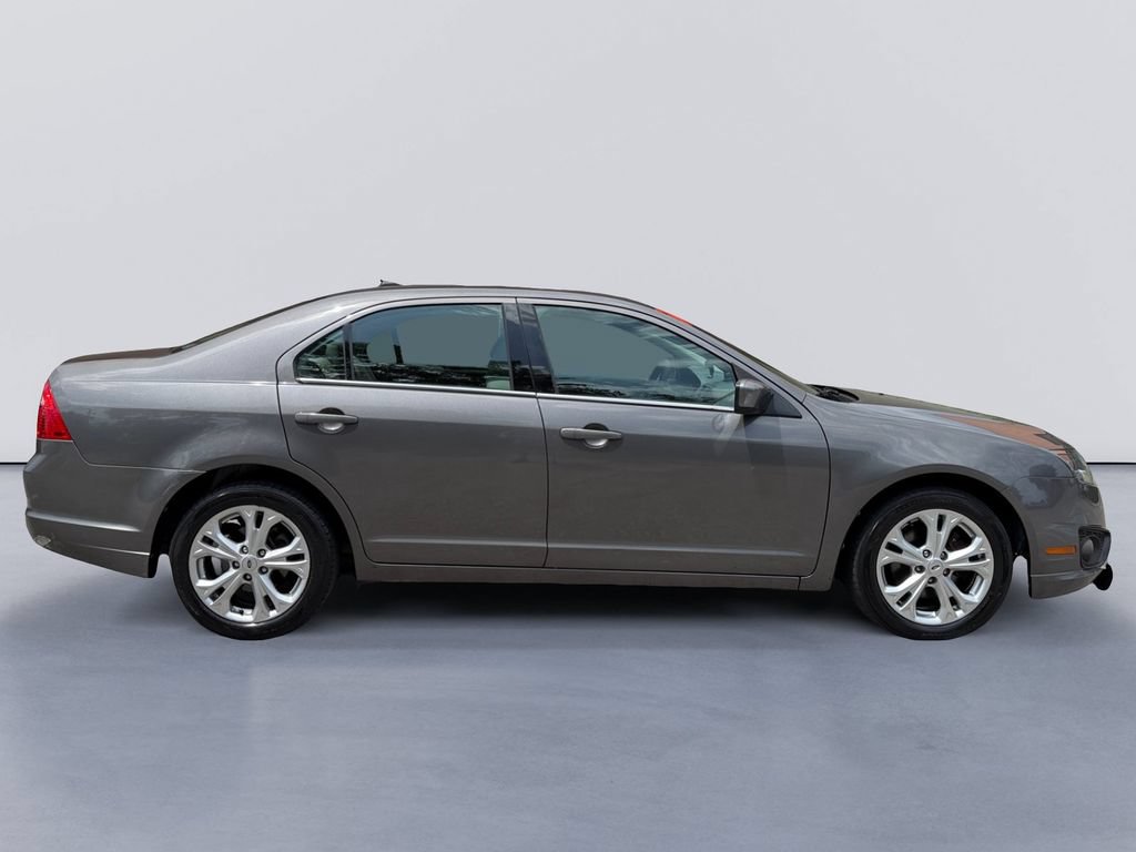 Used 2012 Ford Fusion SE FWD image 2