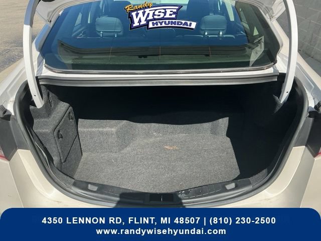 Used 2019 Ford Fusion SE FWD image 24