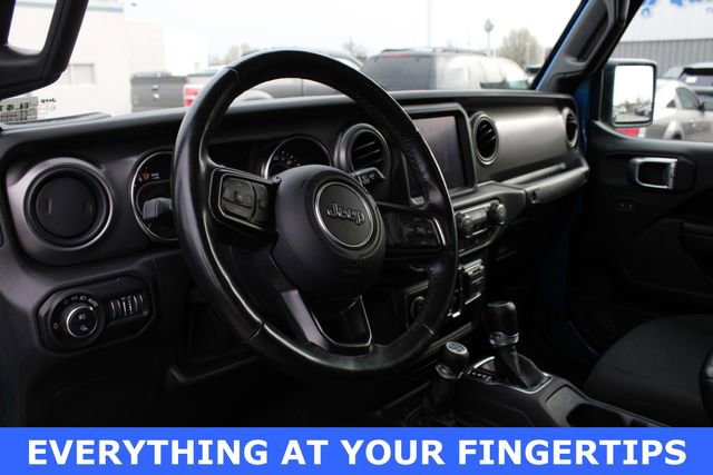 Used 2021 Jeep Gladiator Willys AWD/4WD image 2