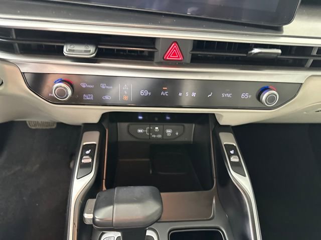 Used 2024 Kia Sorento S w/ Panoramic Sunroof Package image 23