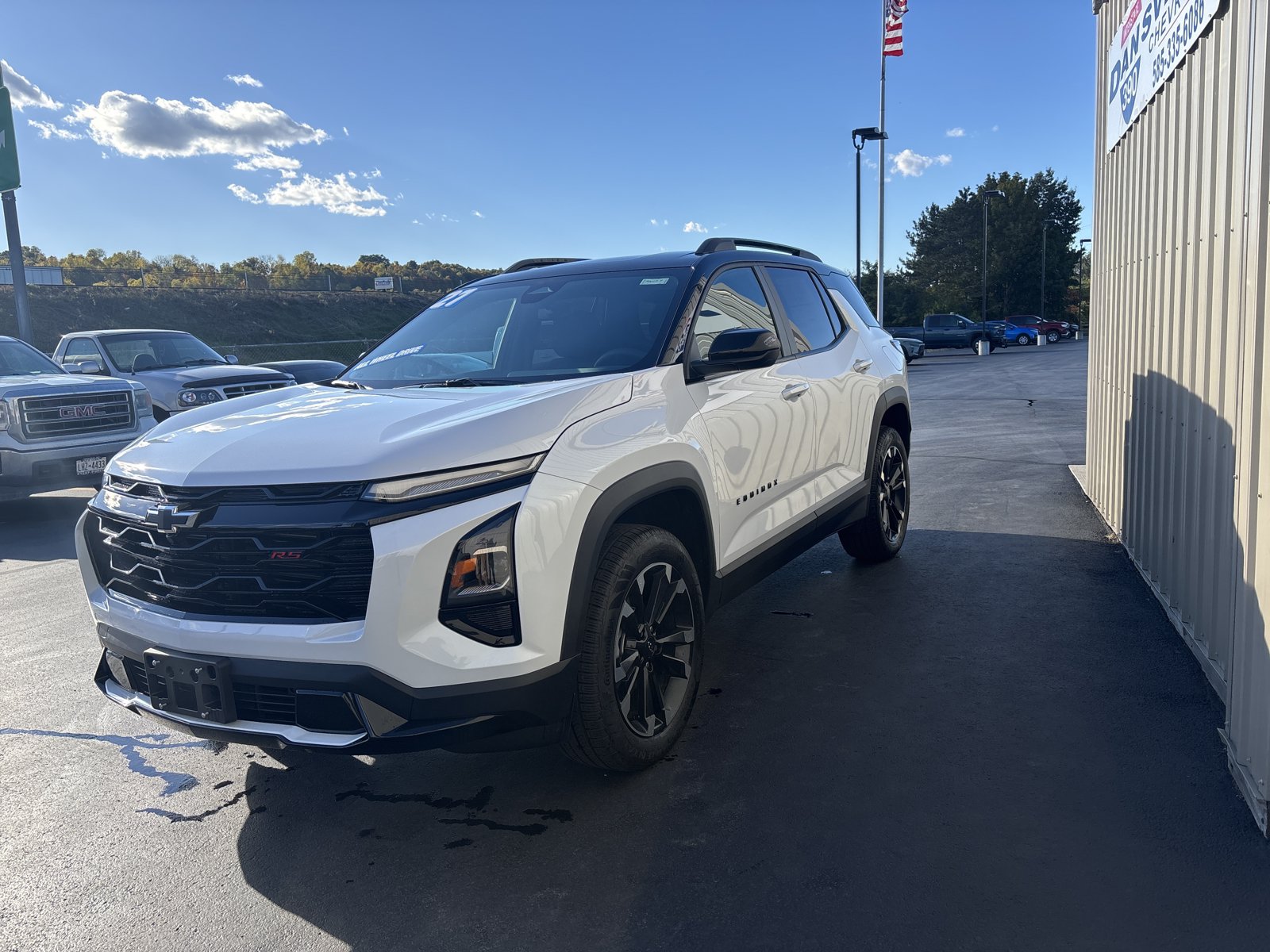 New 2027 Chevrolet Equinox RS w/ LPO, Floor Liner Package AWD/4WD image 9