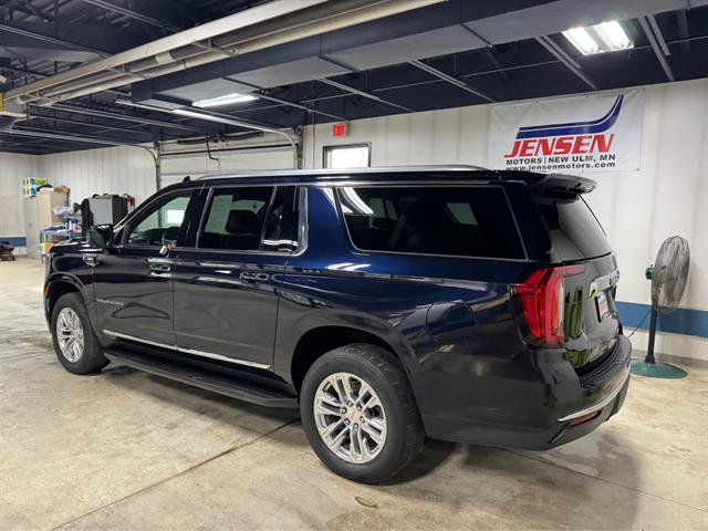 Used 2022 GMC Yukon XL SLT w/ SLT Premium Package AWD/4WD image 5