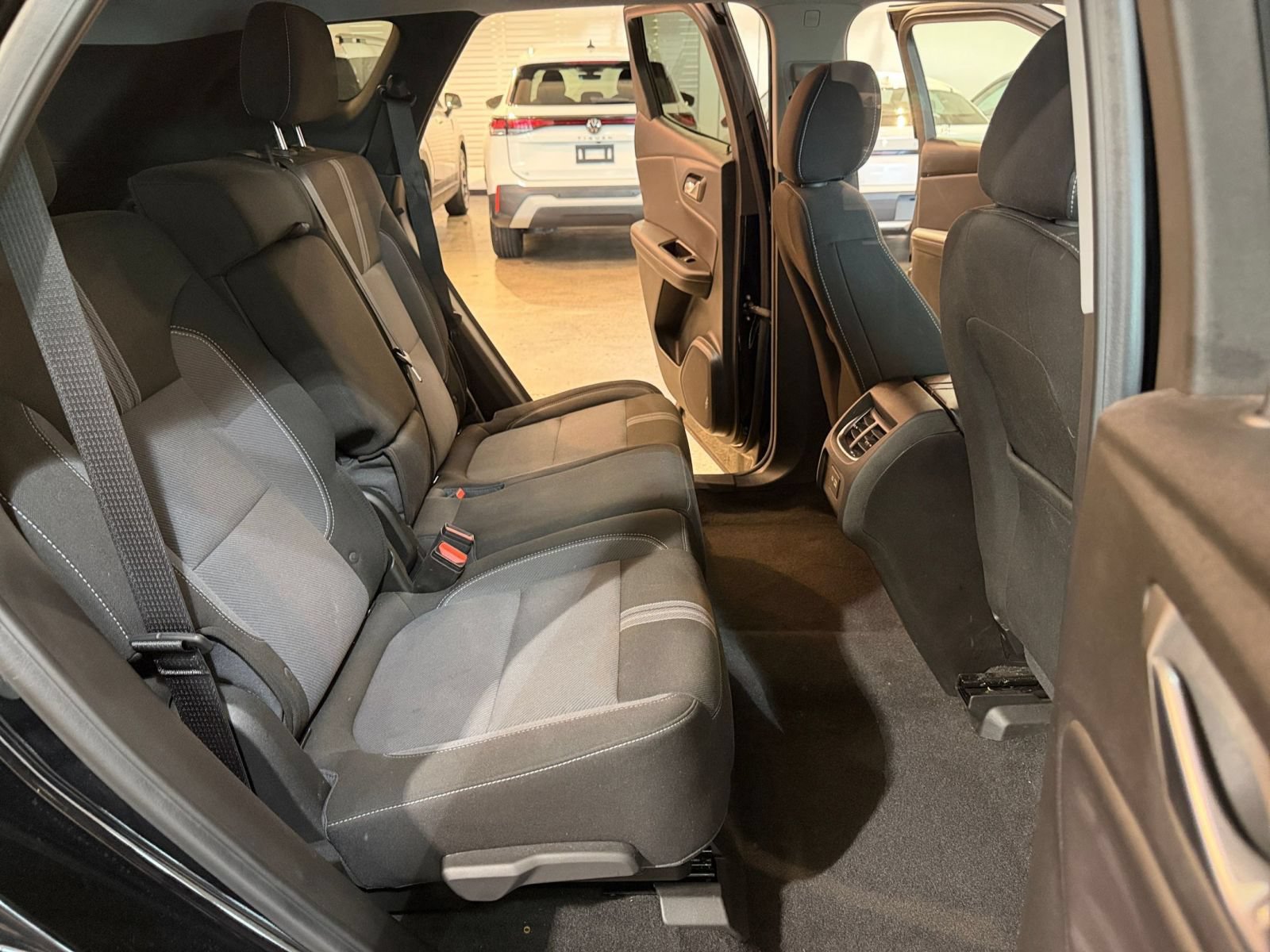 Used 2025 Chevrolet Blazer LT FWD image 37