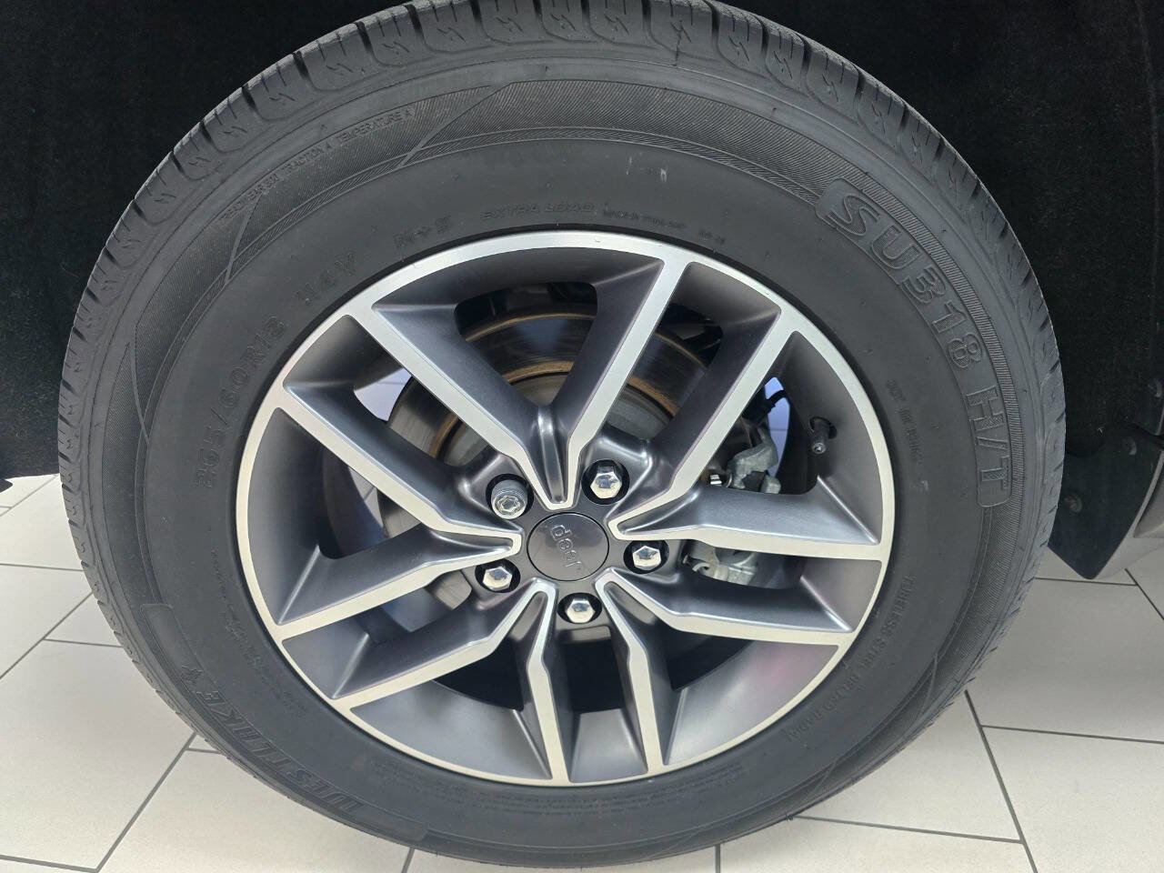Used 2021 Jeep Grand Cherokee Limited AWD/4WD image 20