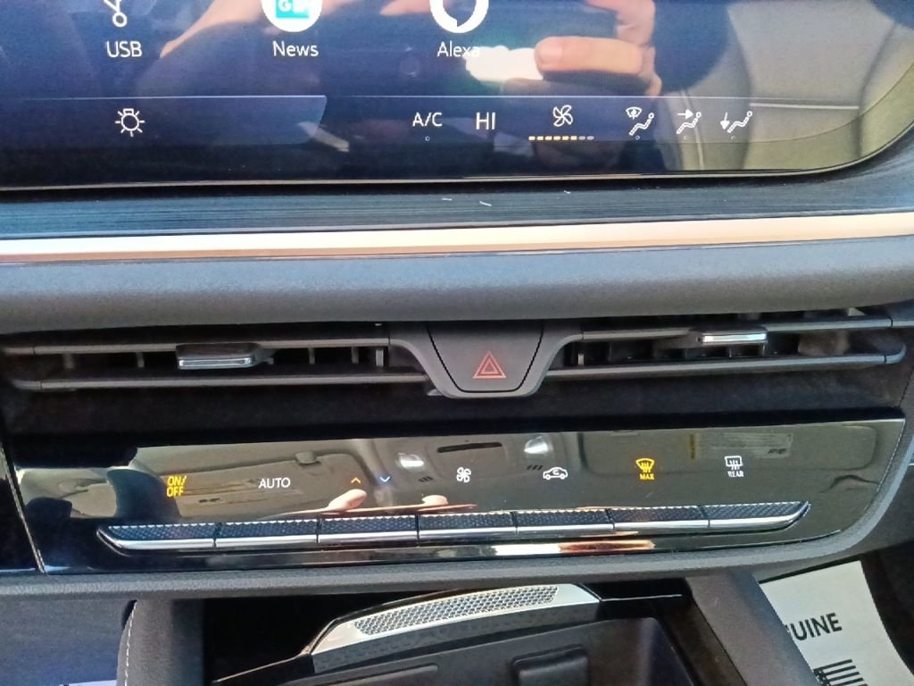 Used 2025 Buick Envision Sport Touring image 25