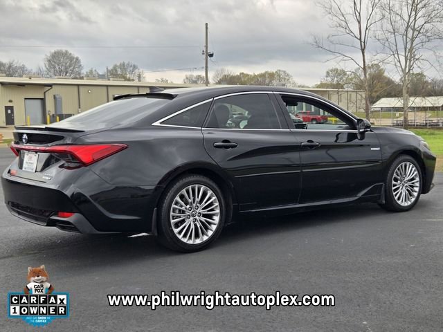 Used 2019 Toyota Avalon Limited image 3