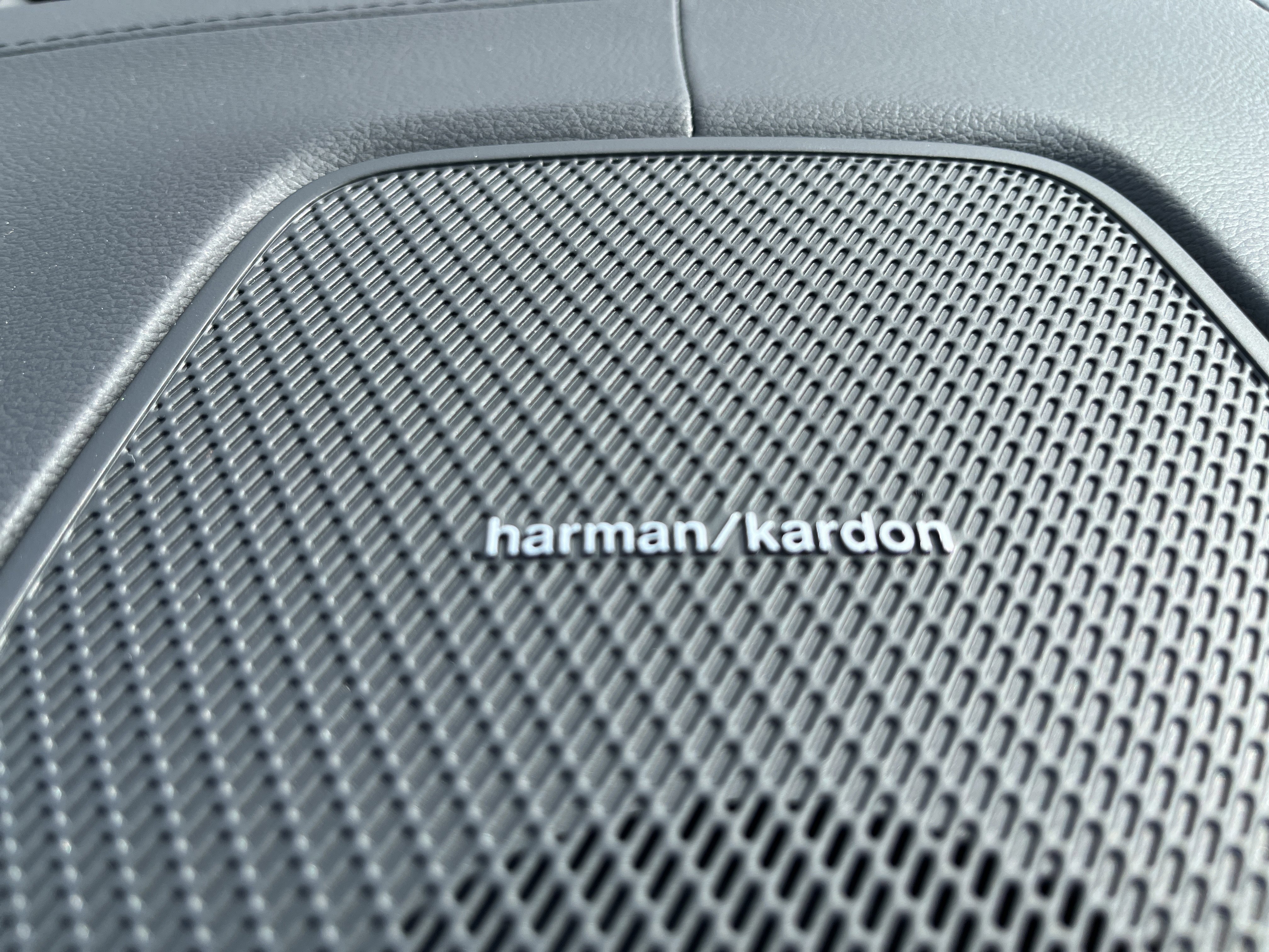 New 2026 Volvo XC60 B5 Ultra w/ Protection Package Premier image 16