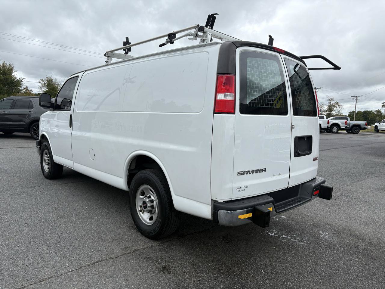 Used 2020 GMC Savana 2500 w/ Driver Convenience Package RWD image 4