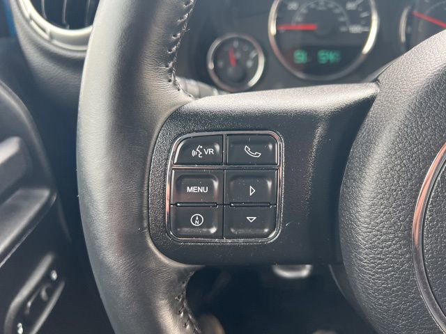 Used 2016 Jeep Wrangler Unlimited Rubicon w/ Connectivity Group image 8
