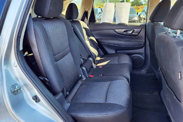 Used 2018 Nissan Rogue SV AWD/4WD image 23