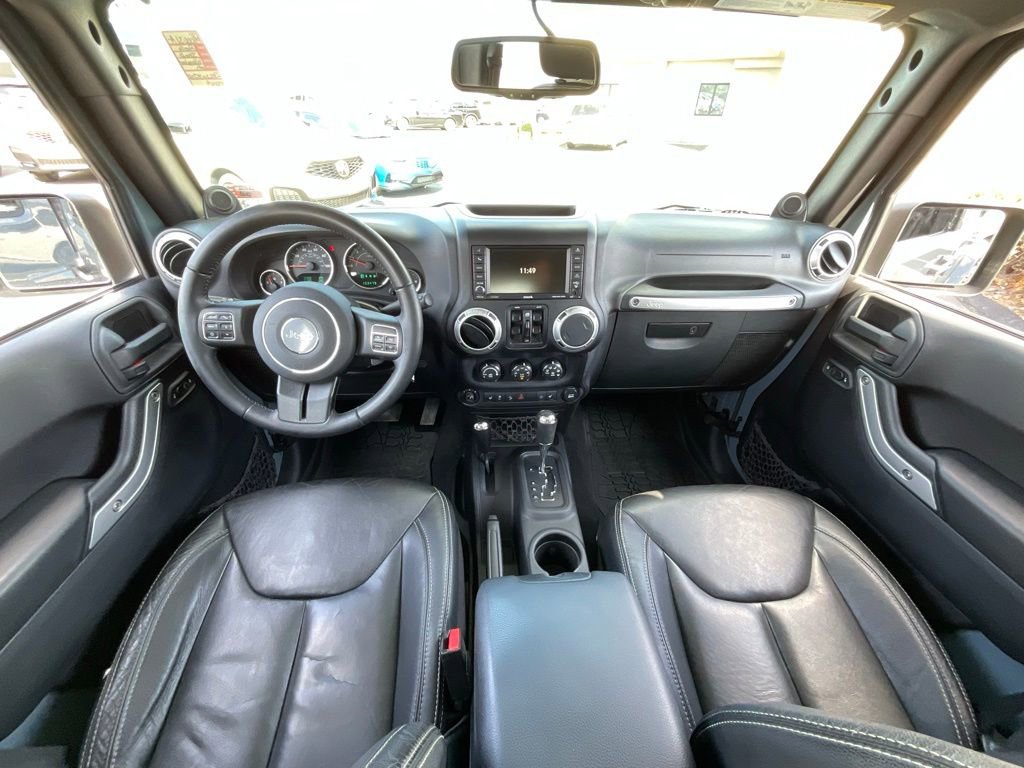 Used 2014 Jeep Wrangler Unlimited Sahara w/ Connectivity Group image 8