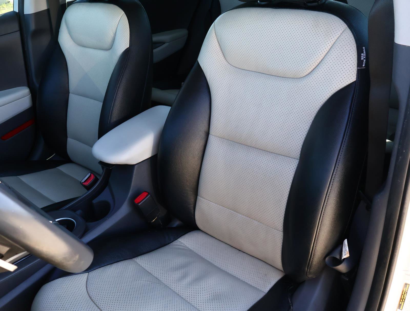 Used 2022 Hyundai Ioniq SE image 11