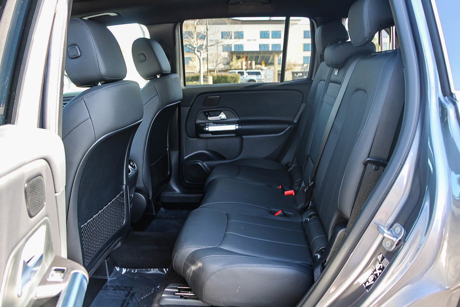 Certified 2025 Mercedes-Benz GLB 250 4MATIC image 19