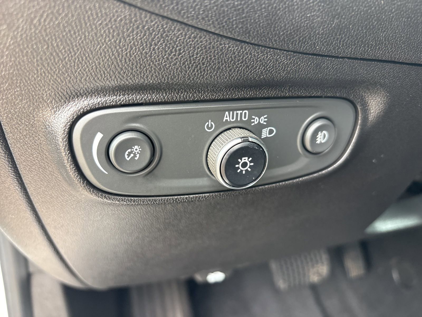 Used 2019 Chevrolet Equinox Premier image 14