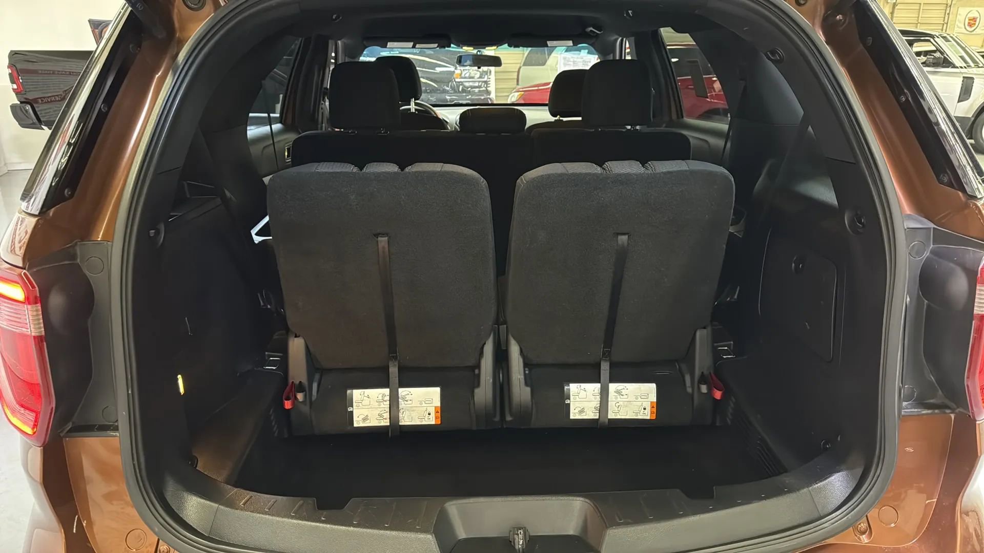 Used 2017 Ford Explorer XLT FWD image 18