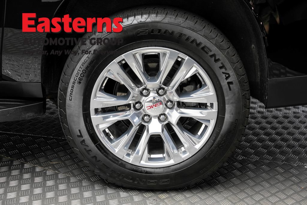Used 2025 GMC Yukon XL Denali AWD/4WD image 8