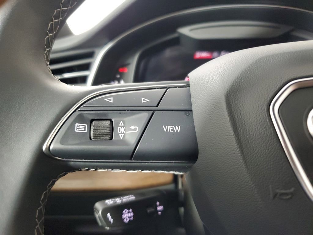 Used 2025 Audi Q7 2.0T Premium image 24