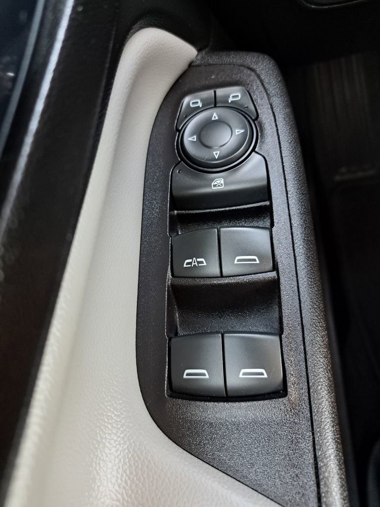 Used 2022 Chevrolet Equinox LT FWD image 15