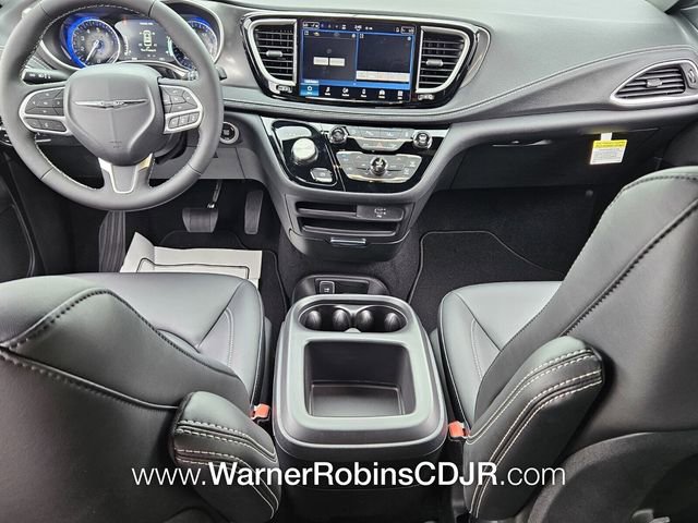 New 2026 Chrysler Pacifica Select image 8