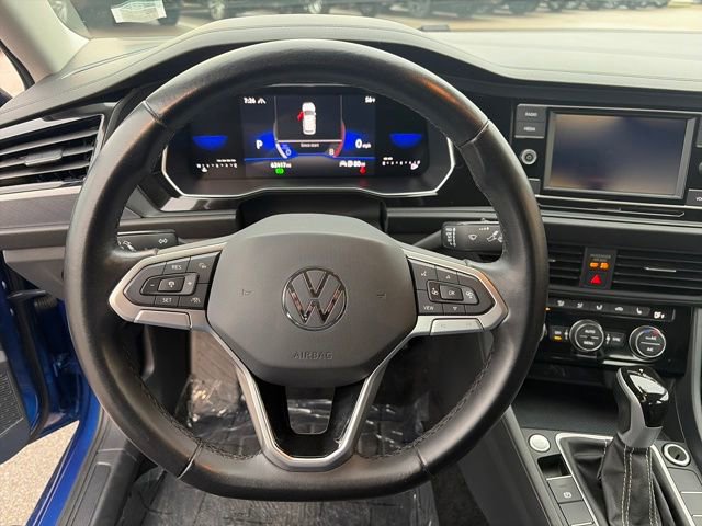 Used 2024 Volkswagen Jetta SE image 36