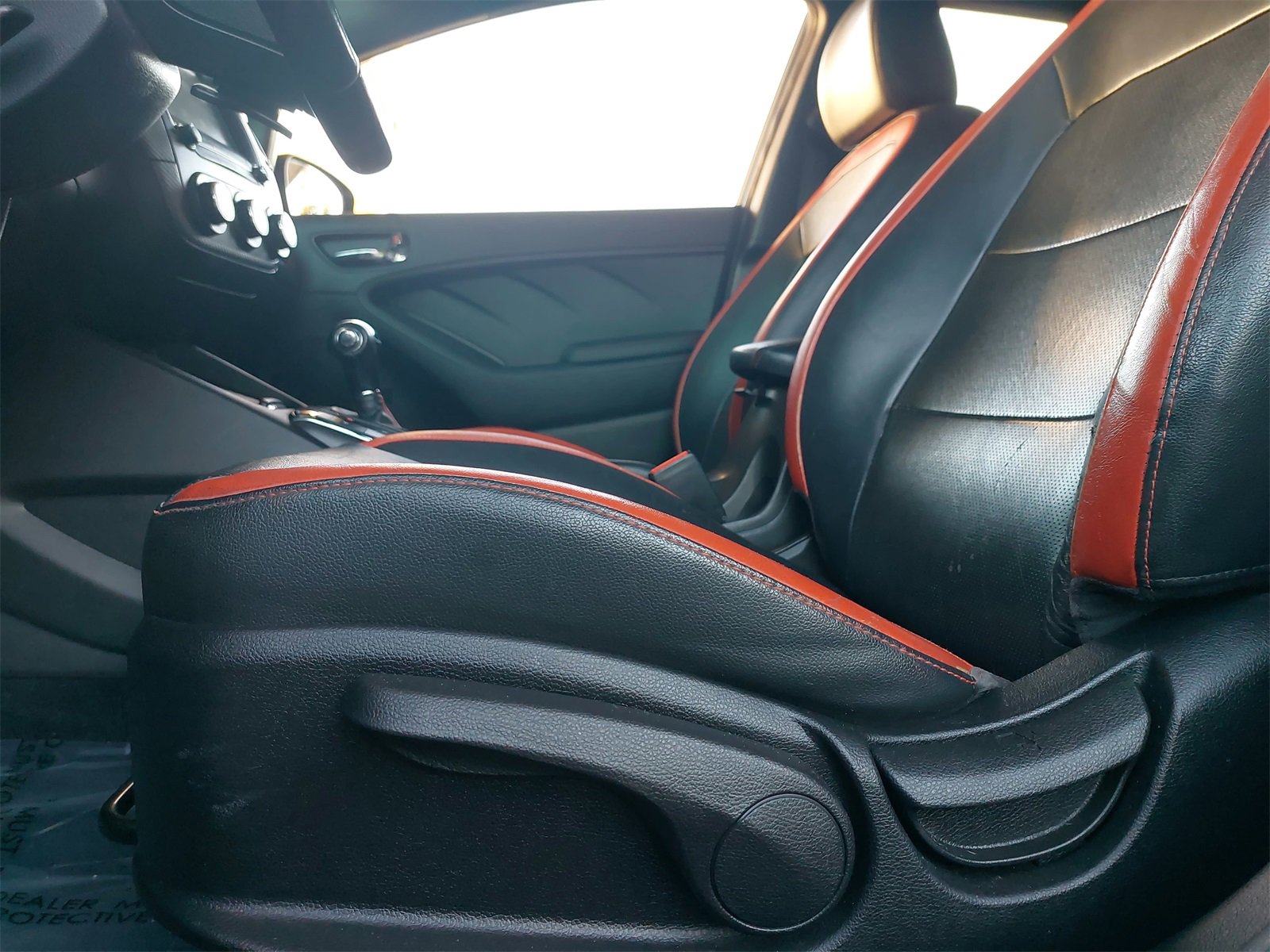 Used 2018 Kia Forte SX image 28