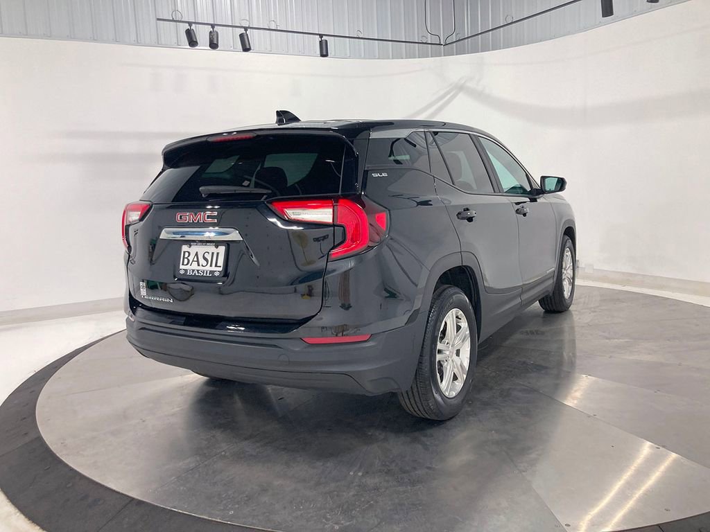 Used 2022 GMC Terrain SLE image 12