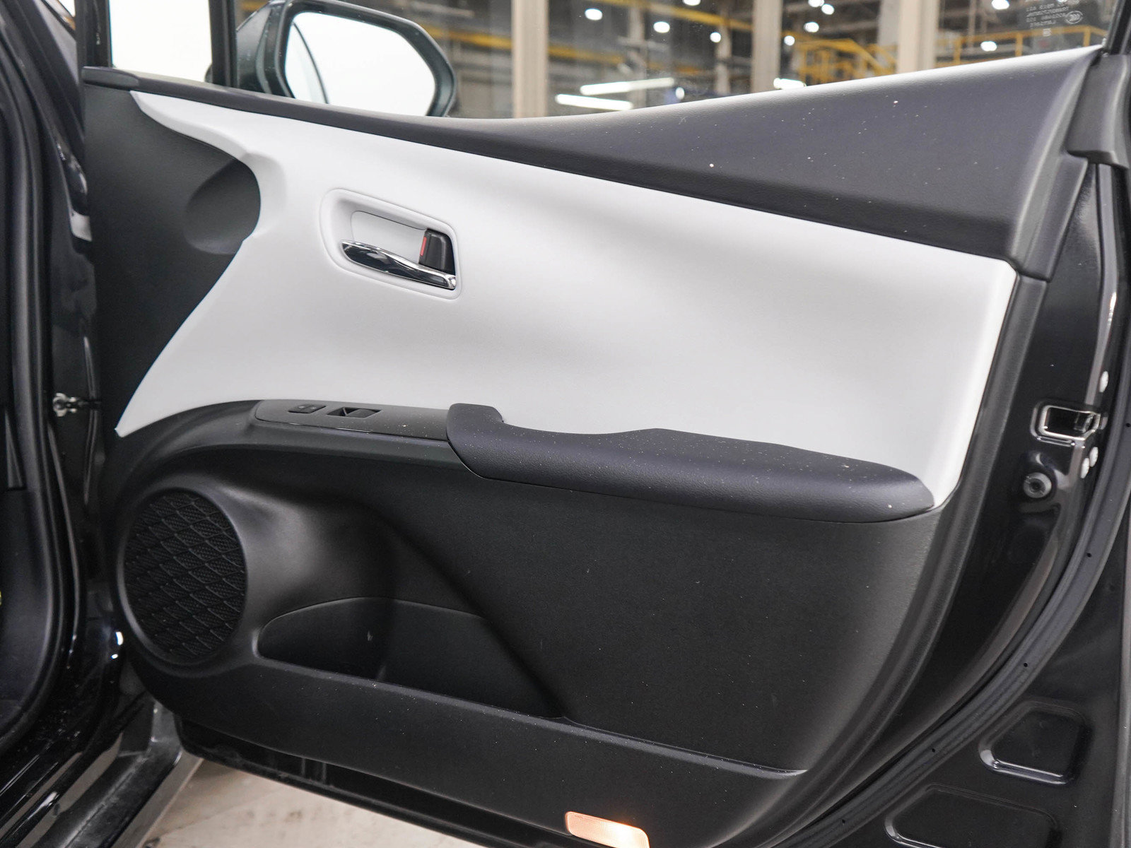 Used 2022 Toyota Prius Prime XLE FWD image 9