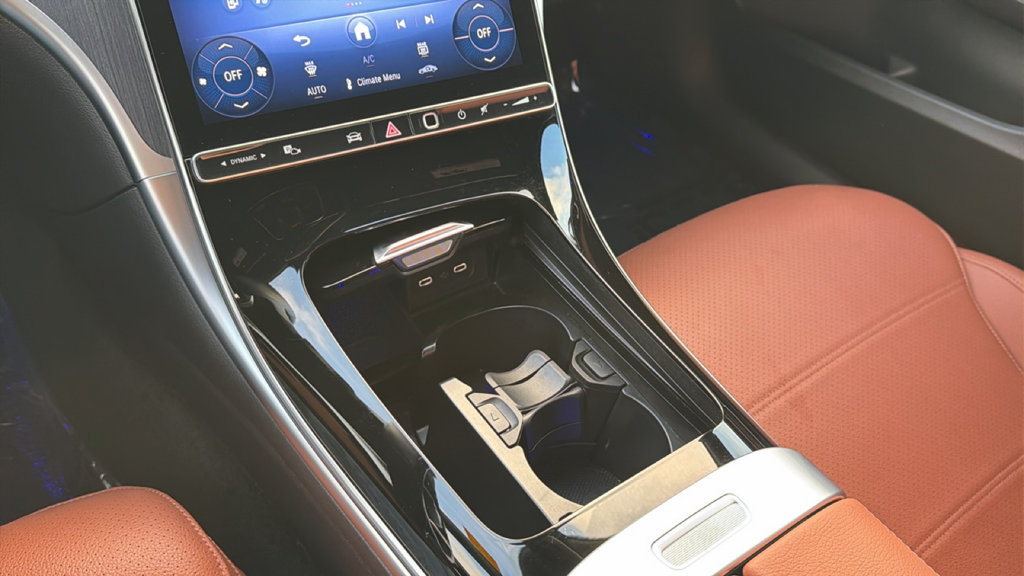 Used 2025 Mercedes-Benz C 300 Sedan image 22