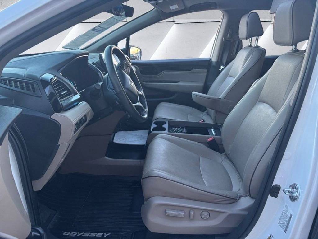 Used 2024 Honda Odyssey Elite image 7