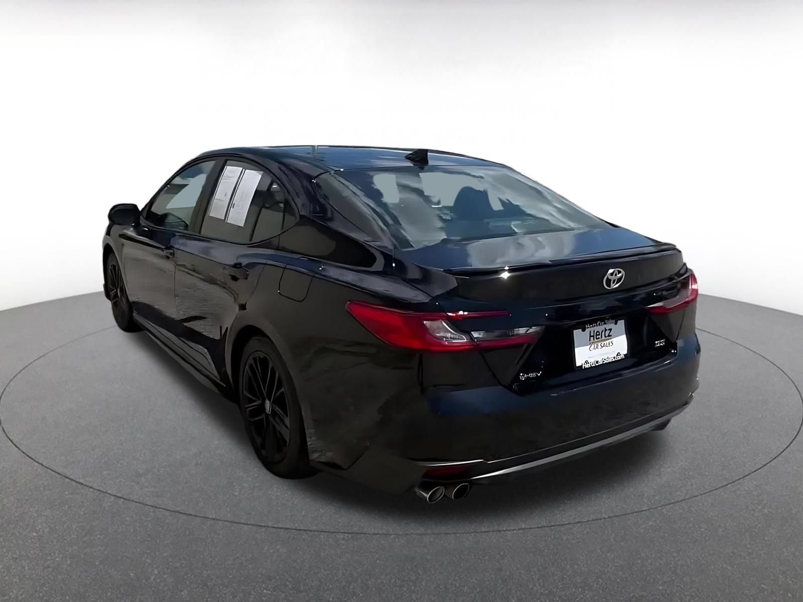 Used 2025 Toyota Camry SE FWD image 11