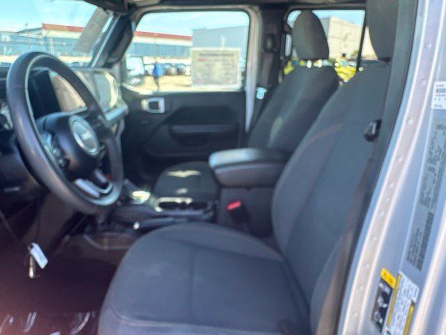 Used 2024 Jeep Wrangler Unlimited AWD/4WD image 39