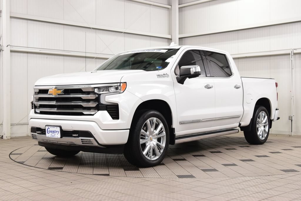 Used 2024 Chevrolet Silverado 1500 High Country AWD/4WD image 3