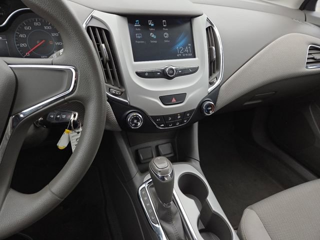 Used 2018 Chevrolet Cruze LS image 29