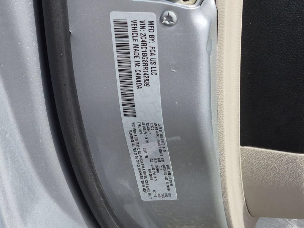 Used 2024 Chrysler Pacifica Touring-L FWD image 31