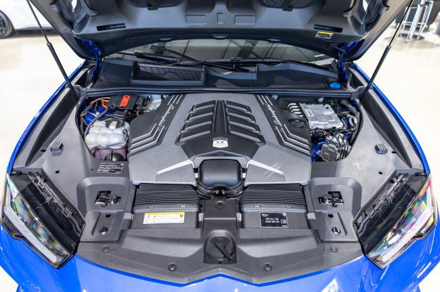 Used 2024 Lamborghini Urus Performante AWD/4WD image 28