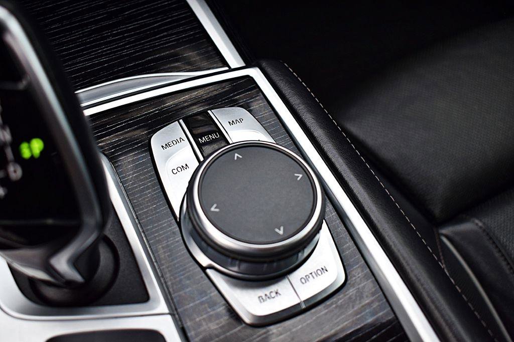 Used 2022 BMW 740i RWD image 35