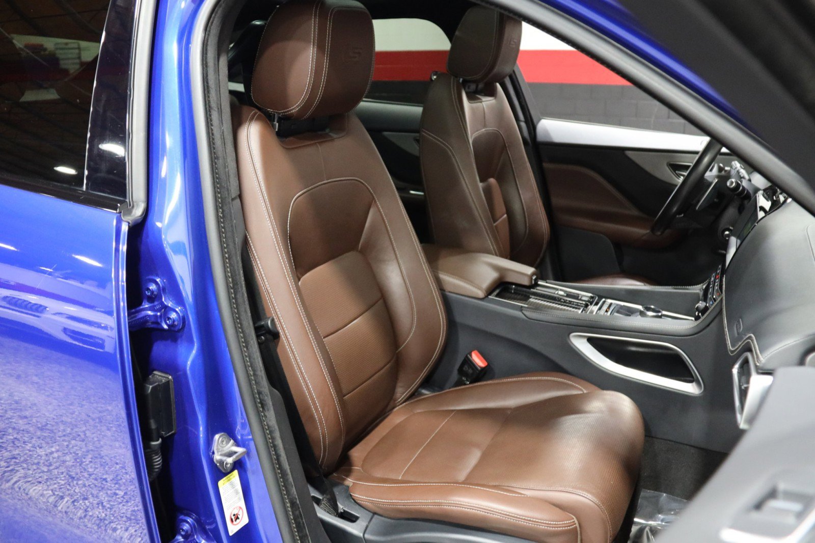 Used 2019 Jaguar F-PACE S image 45