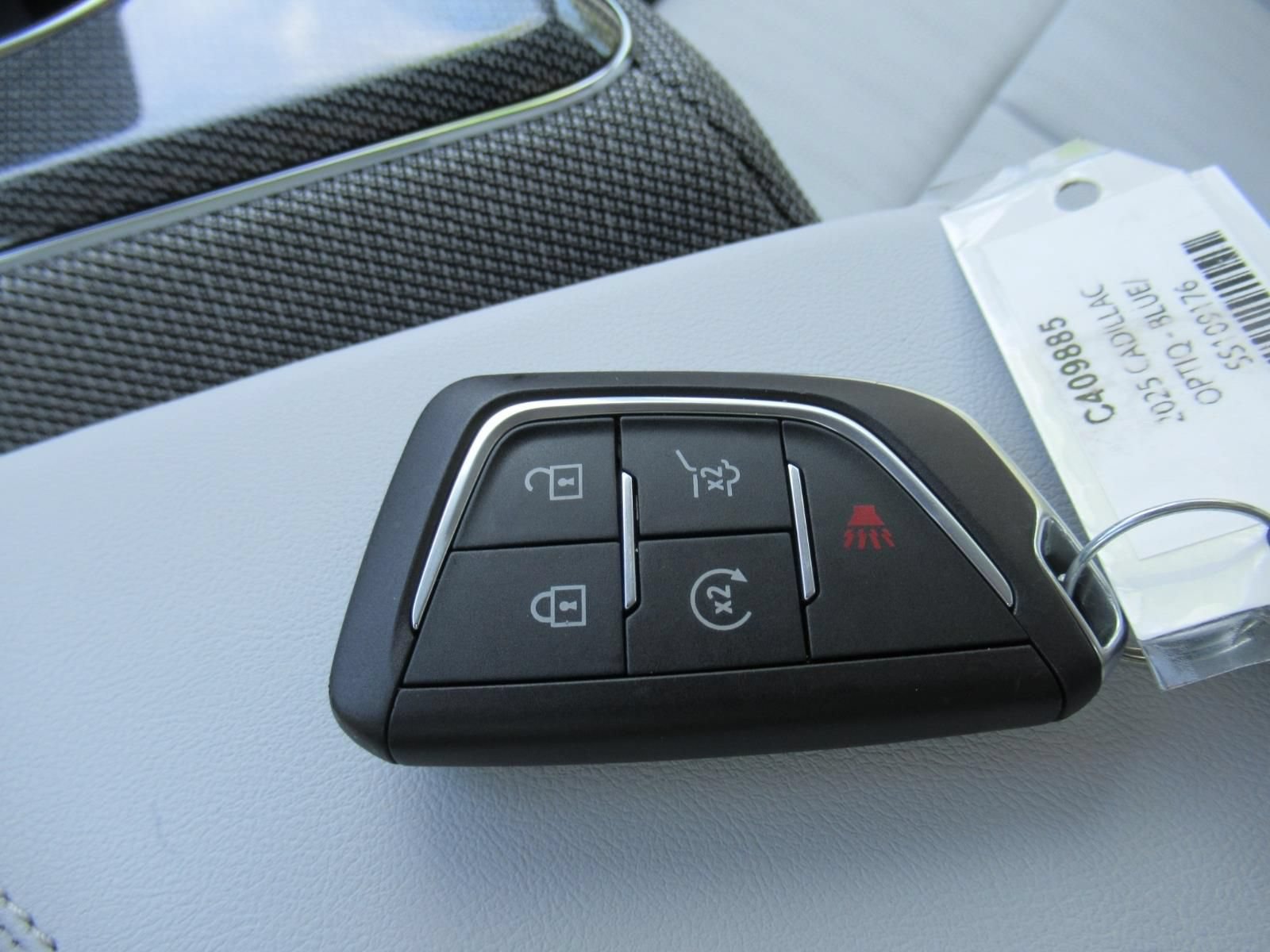 Certified 2025 Cadillac Optiq Luxury 2 AWD/4WD image 31