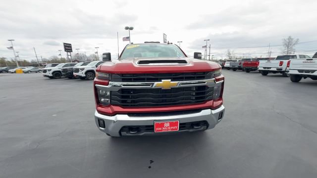 Used 2024 Chevrolet Silverado 2500 LT AWD/4WD image 3