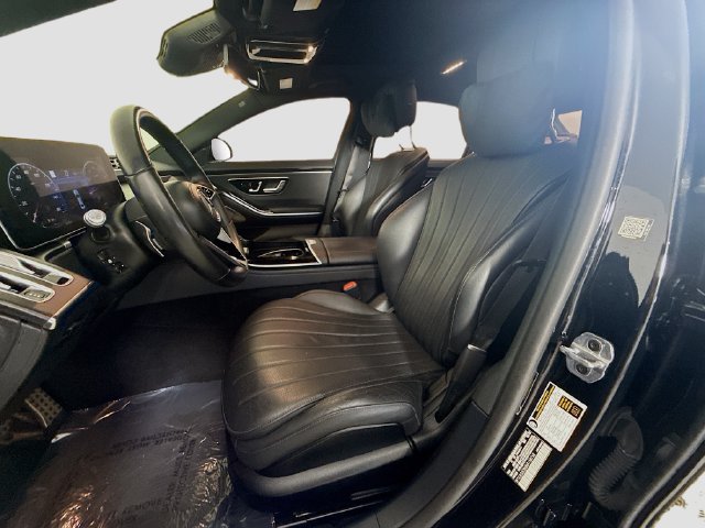 Used 2022 Mercedes-Benz S 500 4MATIC w/ AMG Line Package image 21