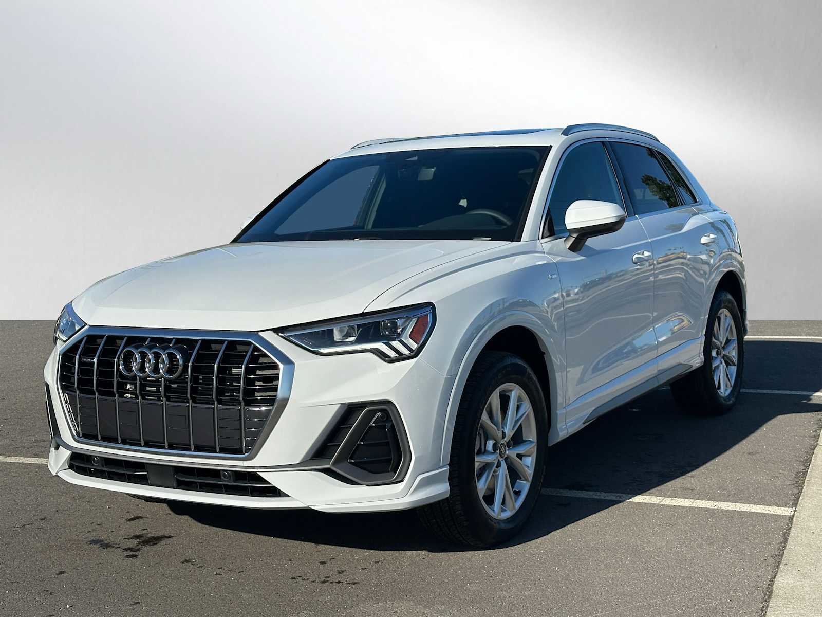 New 2025 Audi Q3 2.0T Premium