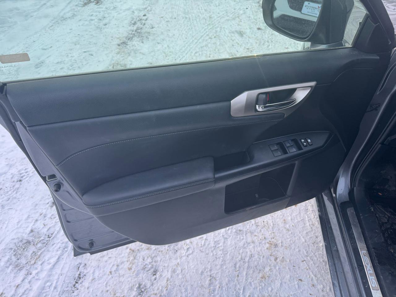 Used 2017 Lexus CT 200h Hybrid 4D Hatchback w/ Navigation System Package image 9